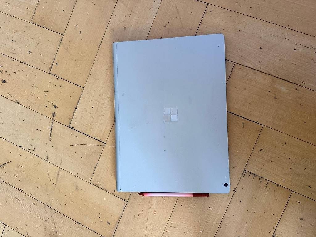 Notebook: Surface Book 2 Bundle – Usato da Zürich venduto da TobisRicardo