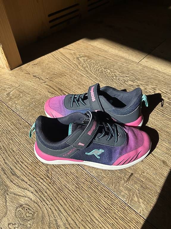 Scarpe per ragazze: Kangaroos Hallenturnschuhe 36 – Usato da Saas Fee venduto da michaberchtold 1
