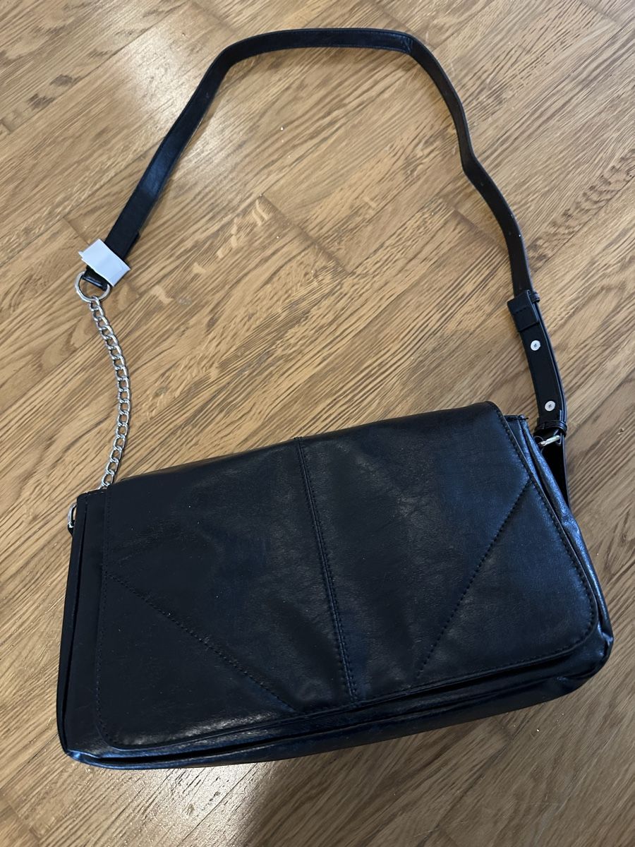Taschen für Damen: Schwarze Tasche – Neu (gemäss Beschreibung) aus langenthal von nathalie_stylaaa