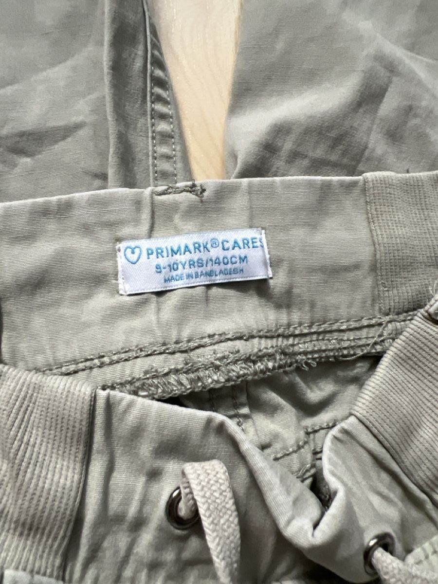 Pantaloni: Kinder Cargo Hosen Grösse 140 gebraucht – Usato da Villmergen venduto da KIWI7983 2