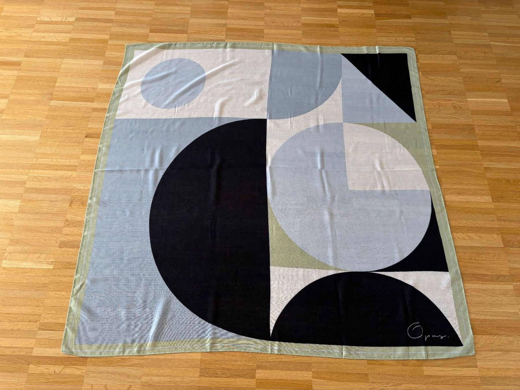 Opus Foulards, Tücher & Schals: OPUS Schal – Gebraucht aus Emmenbrücke von gar_xds2 1