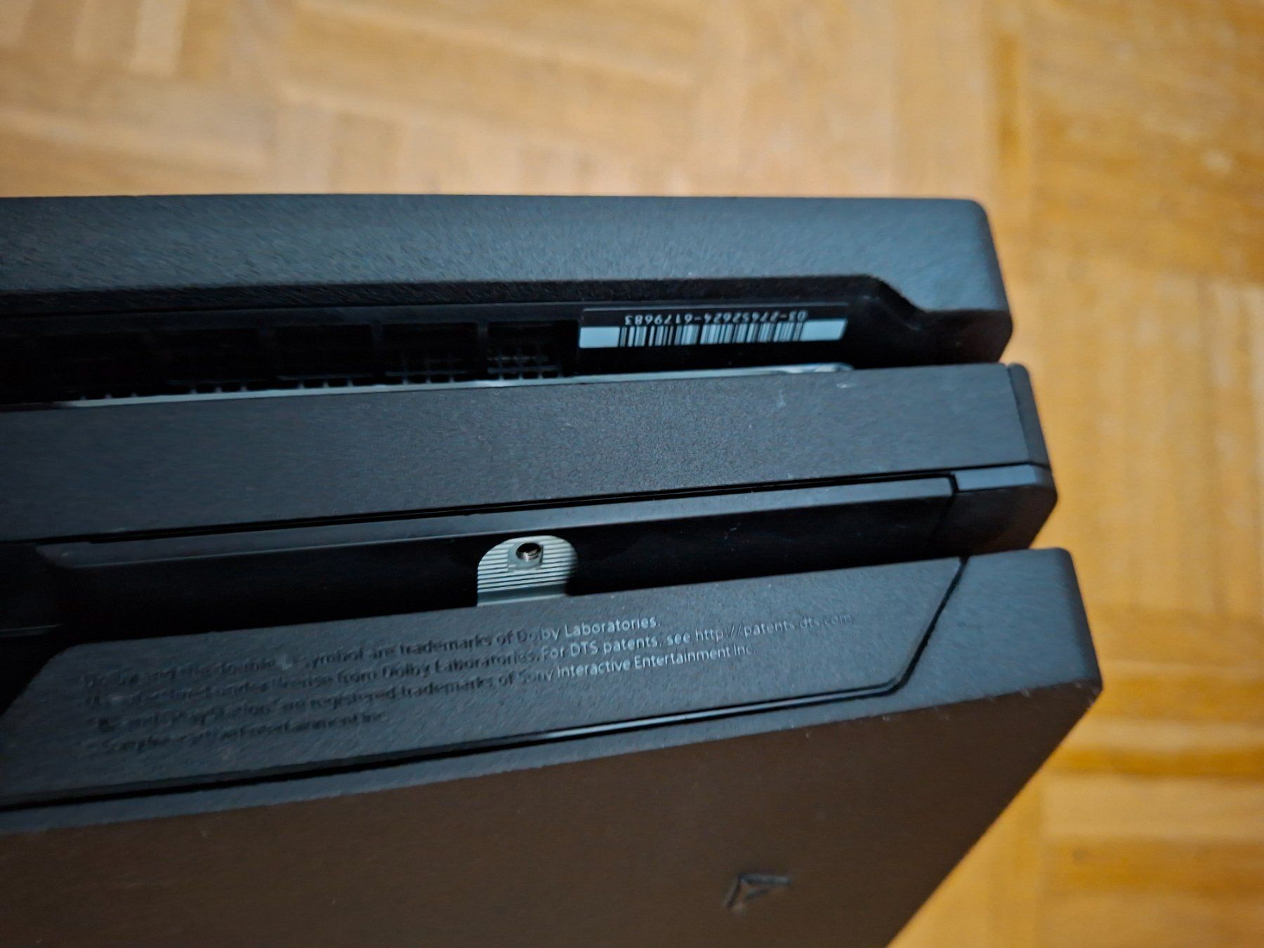 Sony Consoles: PS4 Pro Konsole mit einem Controller – D'occasion à St. Gallen par brat01 3