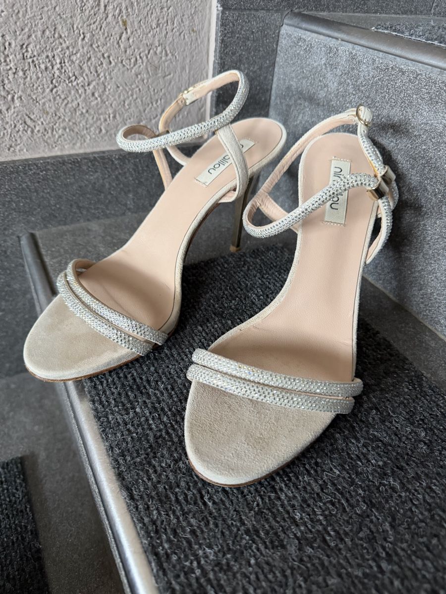 Scarpe da donna: Ninalilou Sandalen 39 – Usato da Staufen venduto da Elina08 1
