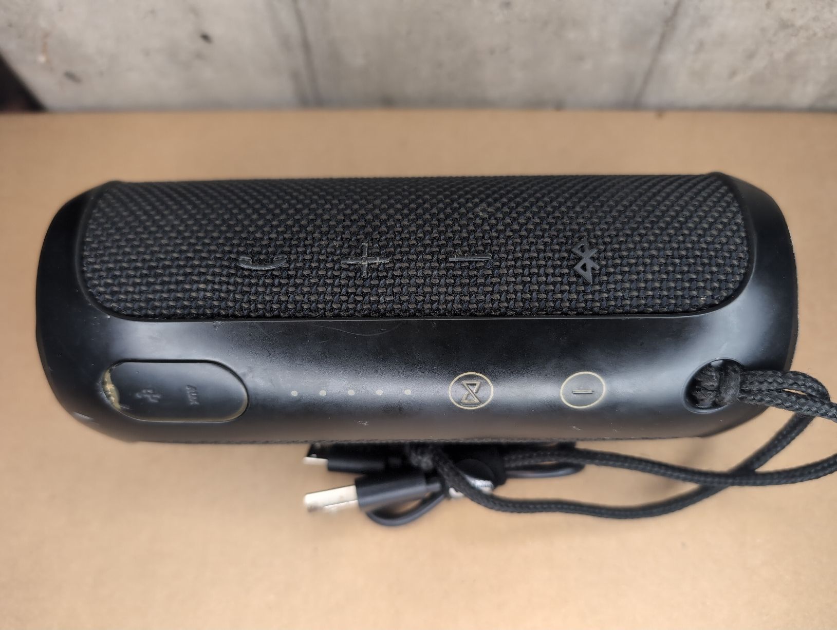 JBL Casse acustiche: JBL Flip 3 Bluetooth Lautsprecher / Defekt – Difettoso da Aathal-Seegräben venduto da Kupidon14 2