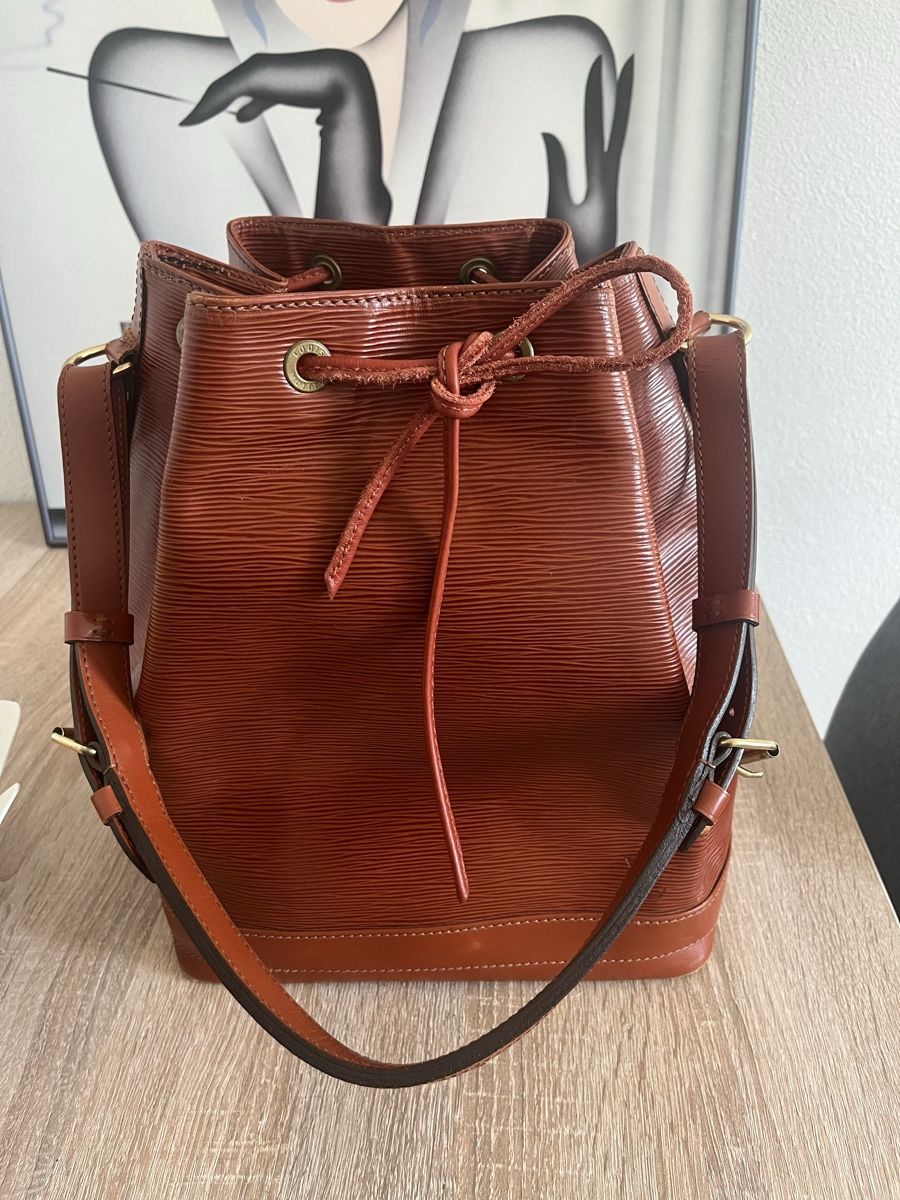 Louis Vuitton Taschen für Damen: Louis V – Gebraucht aus Brugg AG von Ljubinka0410