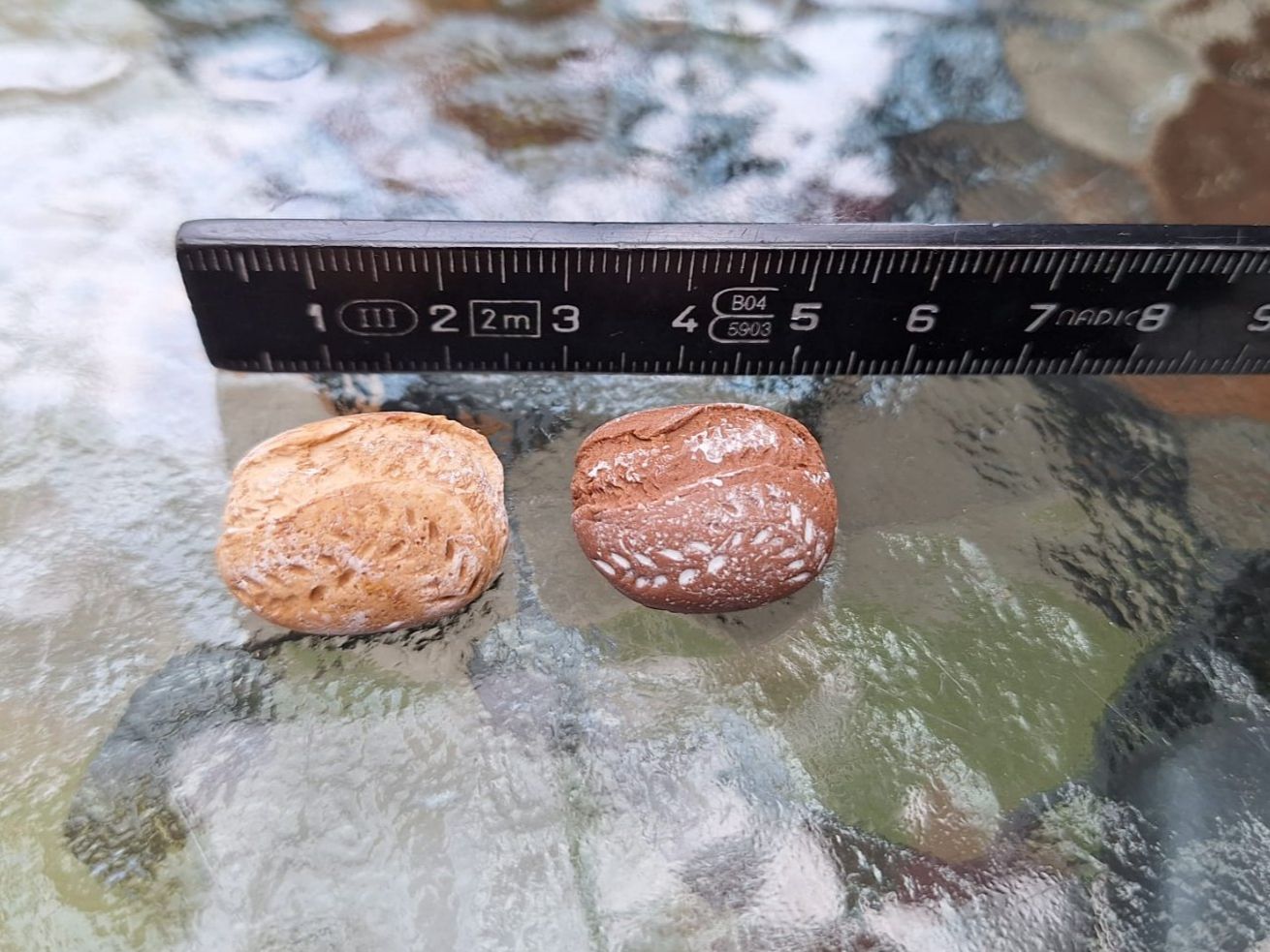 Case e mobili per bambole: Holzofen Brote, Handgemacht – Nuovo (secondo la descrizione) da Zürich venduto da HandmadeTinyFood 1