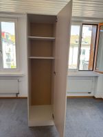 Weisser Hochschrank m. Tablaren, guter Zustand, günstig!