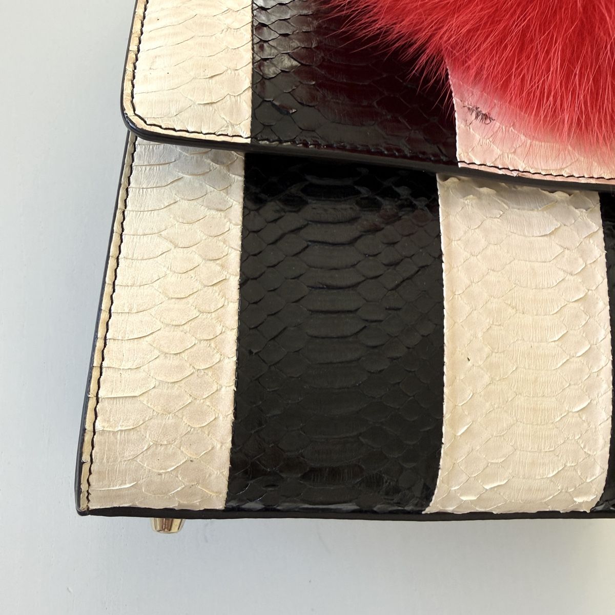 Borse da donna: LES PETITS JOUEURS Python Leather and Fox Fur Bag – Usato da Emmen venduto da Avviivva_Com2023 9