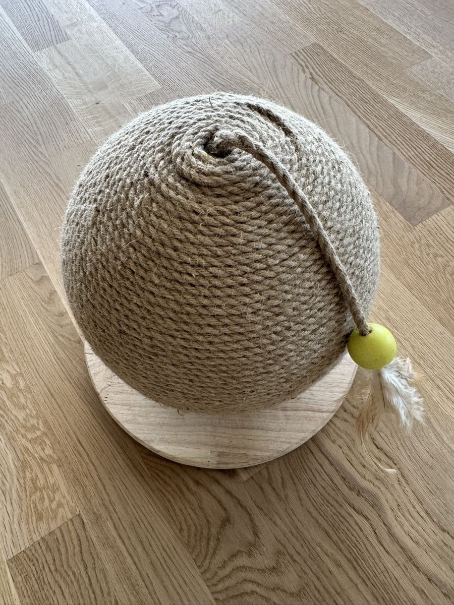 Katzenbaum - Kratzbaum: Katzen Kratz-Ball – Neu (gemäss Beschreibung) aus Thun von DascheLii