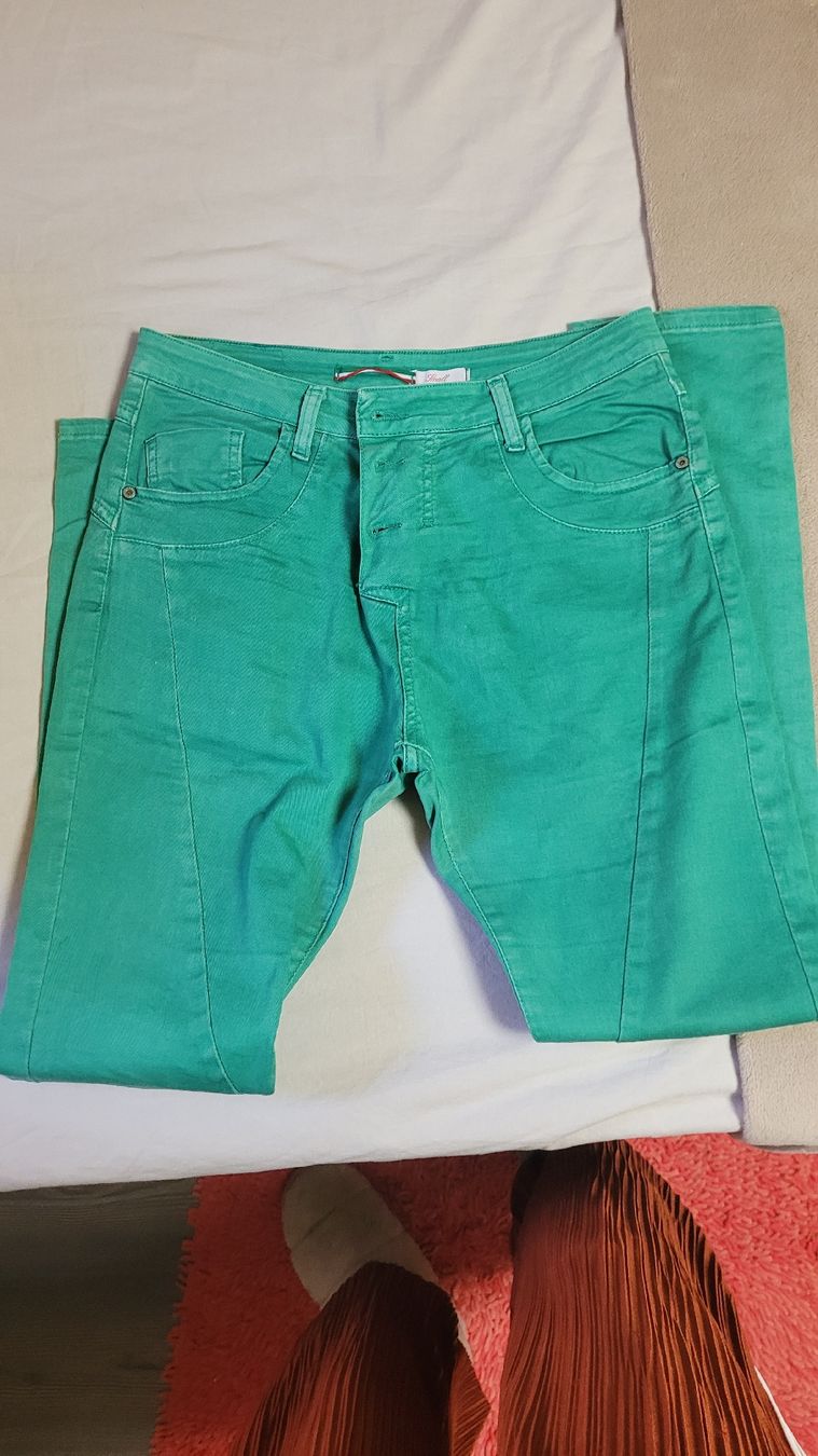 Please Jeans Hosen: Pantalon Please vert printemps taille S, – Gebraucht aus collonges von marlene.carlos