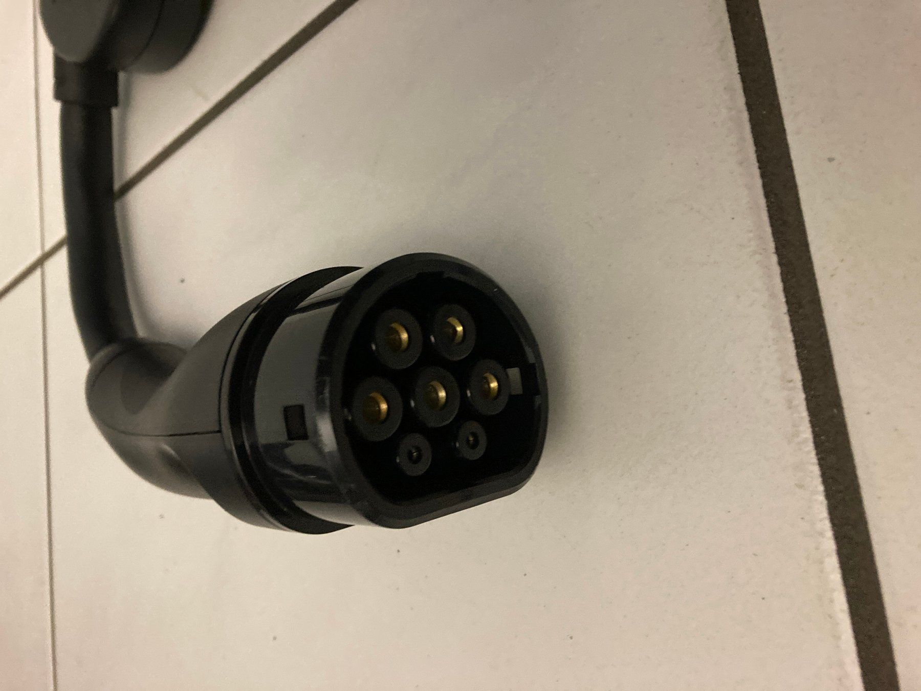 Unità & Adattatore: Tesla Ladekabel Adapter 1036391-10-D – Usato da Cham venduto da WB2223 2