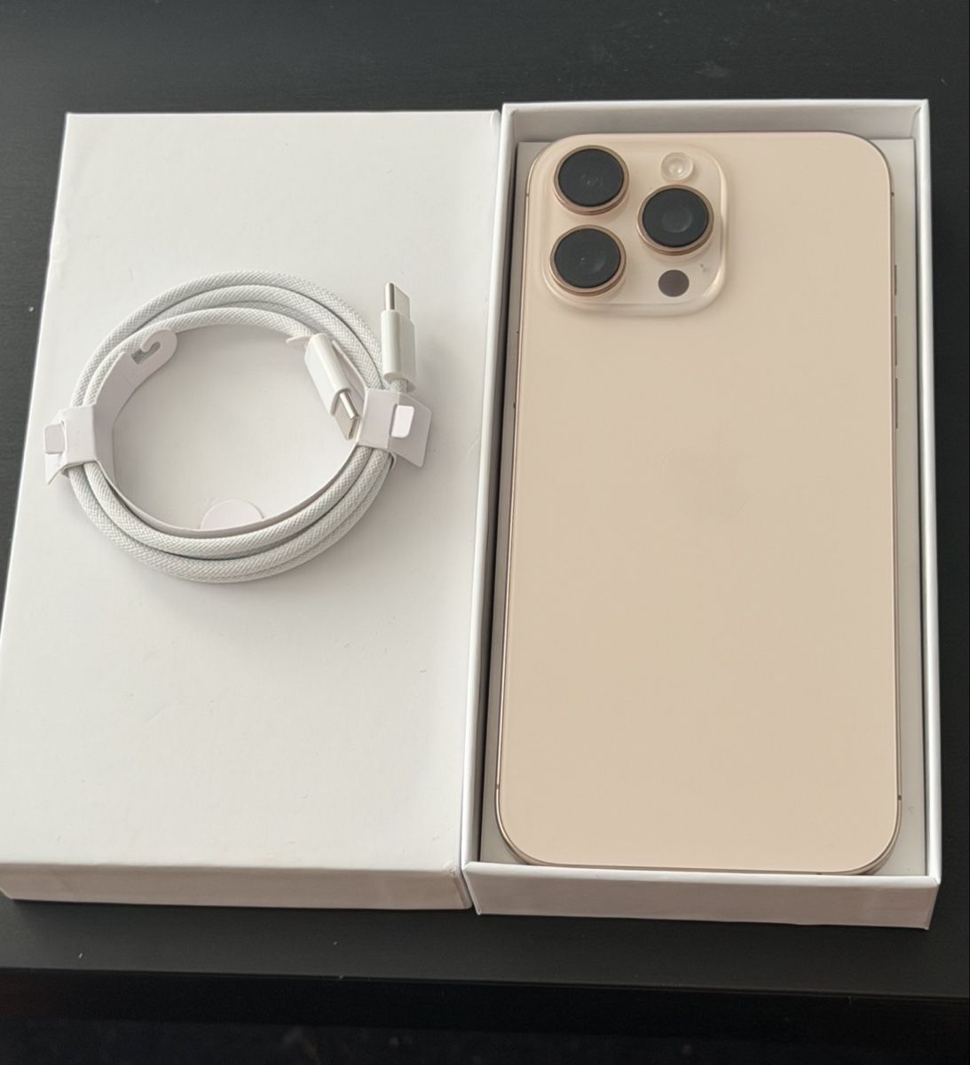Apple Telefoni cellulari / Smartphones: iPhone 16 pro Max 256Gb Garantie 1 an – Usato da Genève venduto da Phoneconcept 1