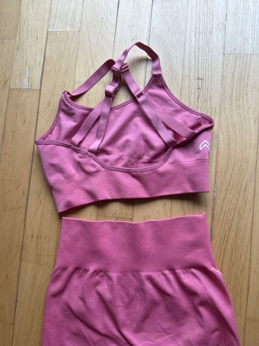 Oner Active Leggings: Oner Active Set – Nuovo (secondo la descrizione) da Rickenbach-Sulz venduto da hel_yx9y 3