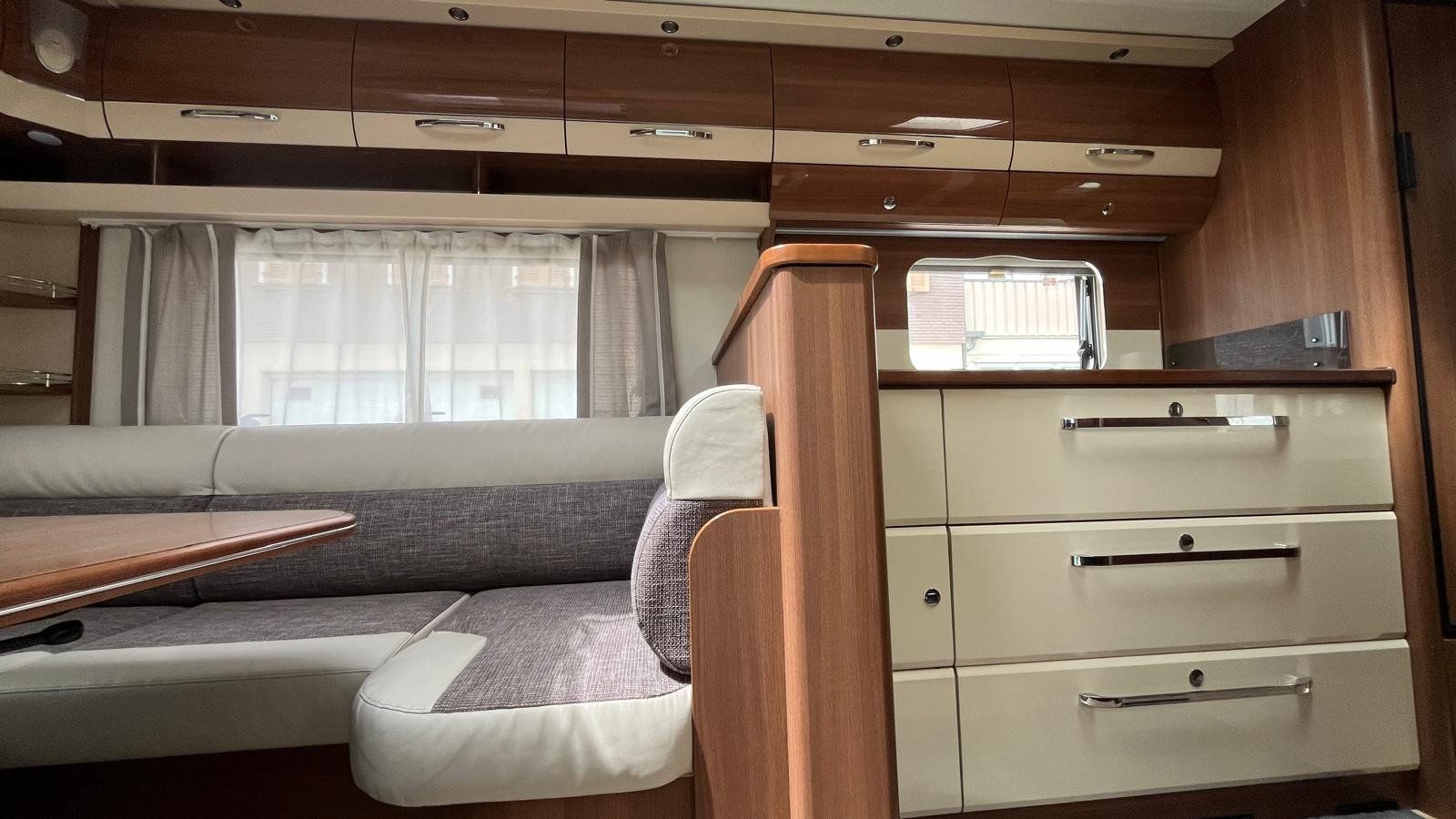 LMC Camping Fahrzeuge: Wohnwagen LMC 520E Maestro mit Einzelbetten – Gebraucht aus Degersheim von antigua90 5