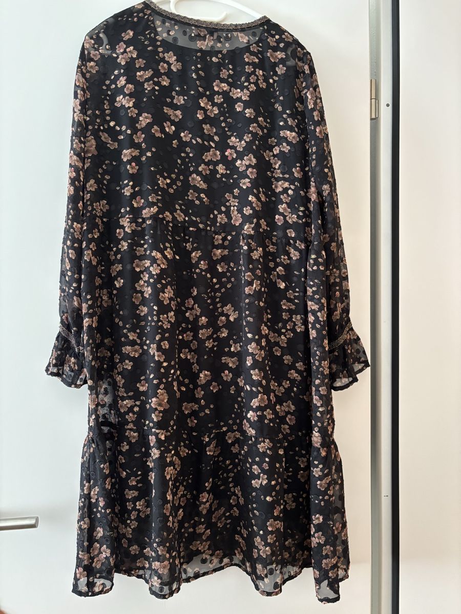 S.Oliver Vestiti: Kleid Triangle s.Oliver Gr. 46 schwarz geblumt – Usato da Gwatt (Thun) venduto da Bioethanol01 4