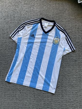 Maillot de foot Adidas Argentine, rayures bleu et blanc