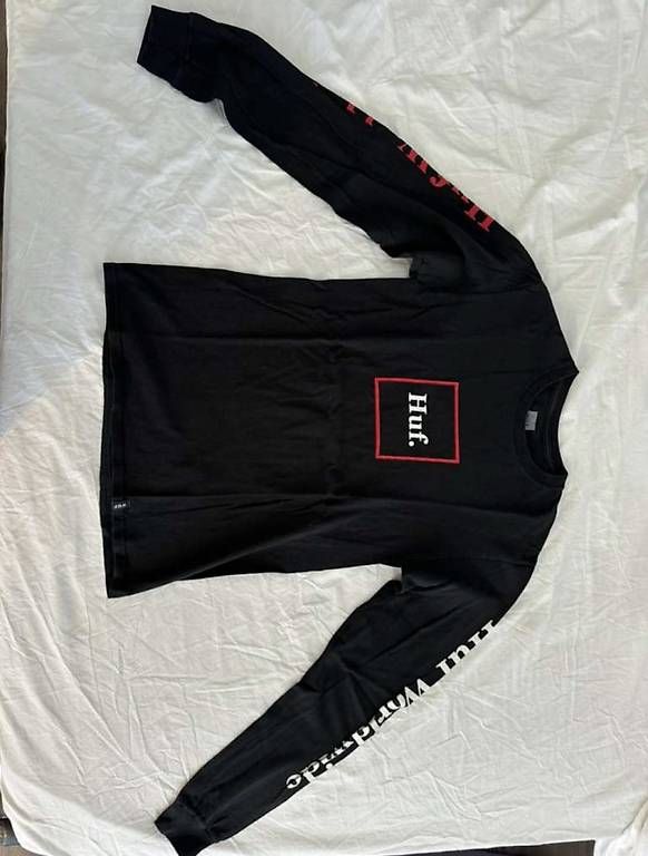 T-shirt: Huf Shirt – Usato da Wettswil venduto da mia_ql62 1