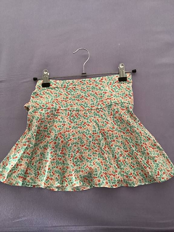 Vestiti & Gonne: Trois jupes comme neuve taille 128  – Usato da Petit-Lancy venduto da geo_q6f7 2