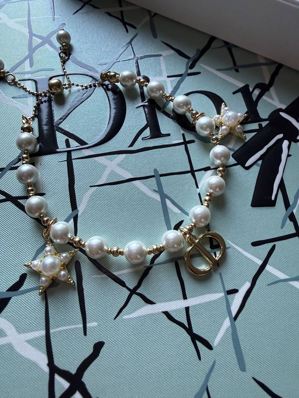 Dior Bracciali & Braccialetti: Dior Beauty Bracelet – Nuovo e nell'imballaggio originale da Luzern venduto da sas_r89l 1
