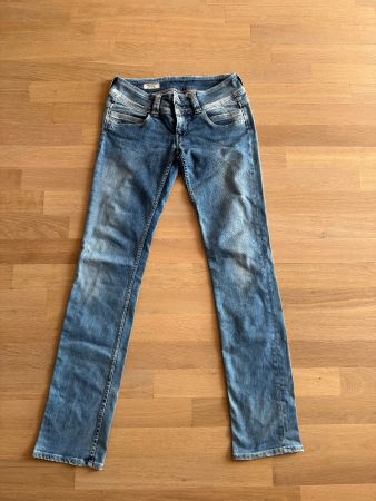 Pepe Jeans Damen Low Waist Straight Leg Grösse 29/34