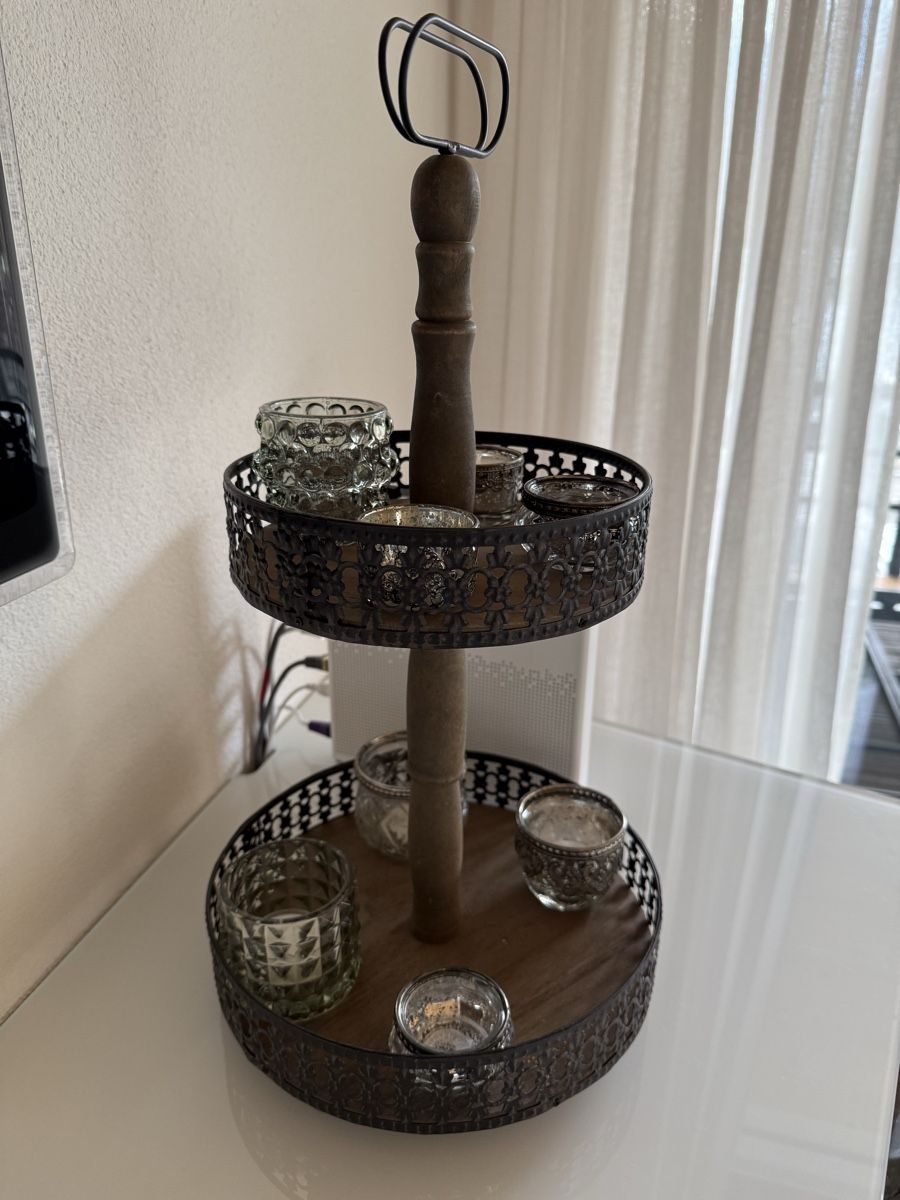 Tutte le decorazioni: Etagere – Usato da Giswil venduto da MBU21