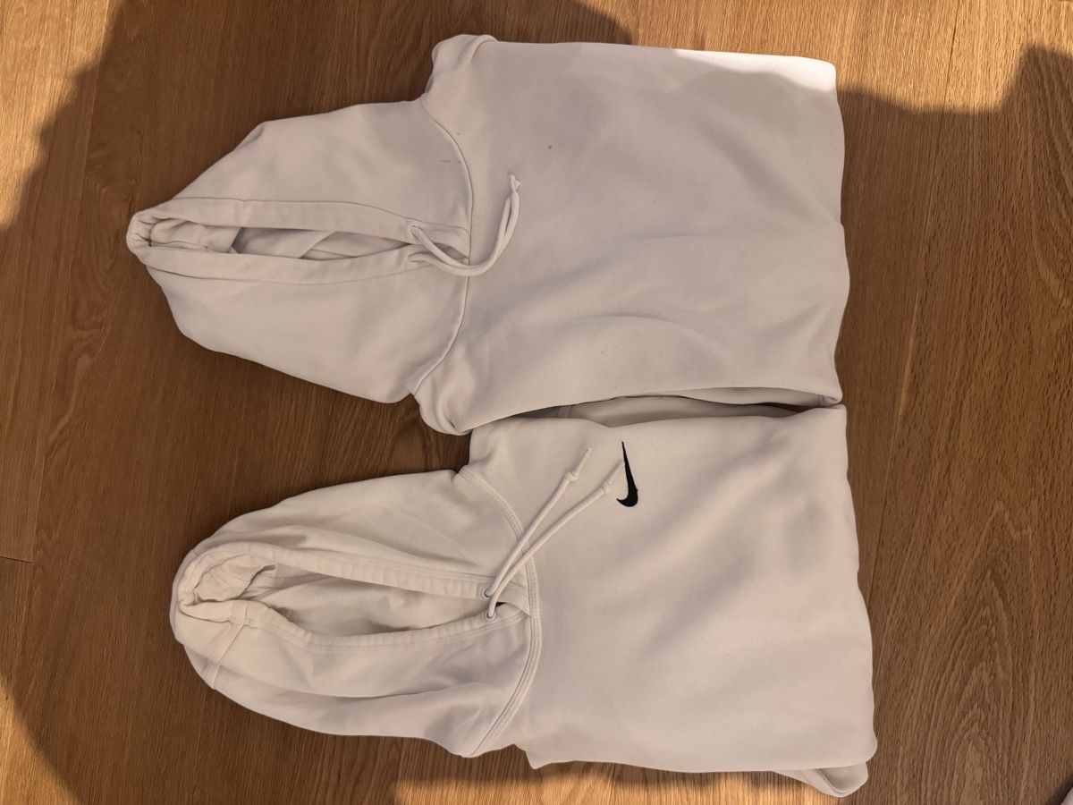 Nike Maglioni & Felpe: 2 pulls (1 Nike) blanc - Taille M  – Usato da Le Mont-sur-Lausanne venduto da nat_kt2b