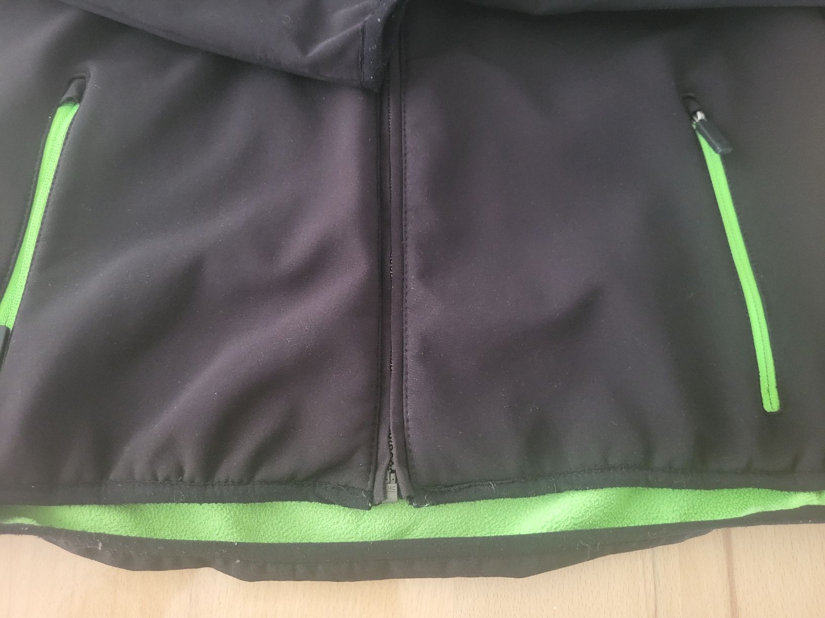 Vestes & Manteaux: Veste softshell, taille 176, comme neuve – D'occasion à Tavannes par Carcajou 3