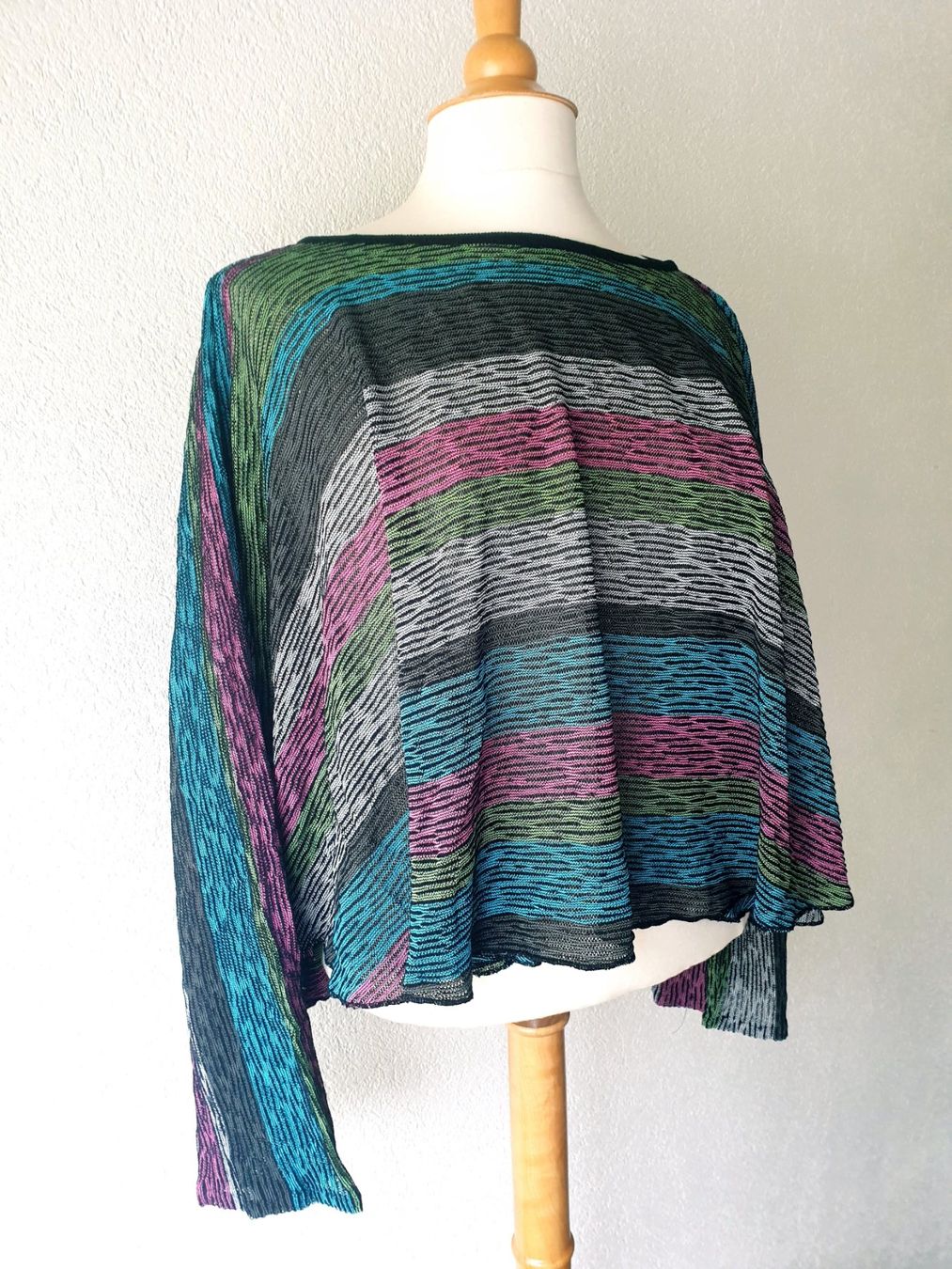 Maglioni & Felpe: PULLOVER PULLI WEIT GESCHNITTEN S 36 BUNT VINTAGE TOP SHIRT – Usato da Elsau venduto da the-colorful-side