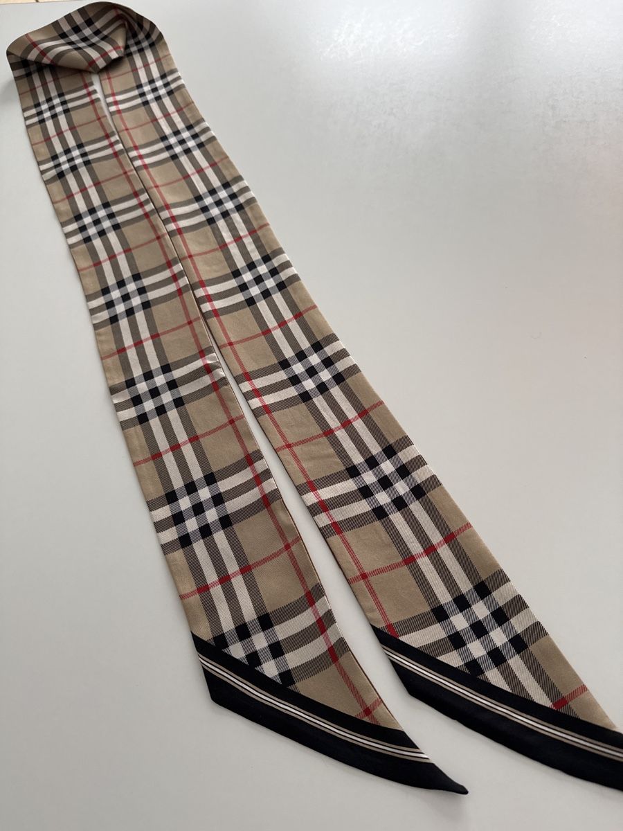 Burberry Foulard & Sciarpe: Burberry Schal Seide – Usato da Ulisbach venduto da Schoggikugel 2