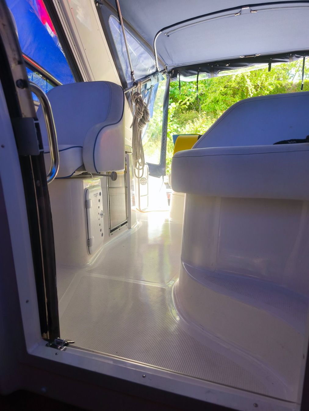 Bavaria Barche: Bavaria 33 Motoryacht mit Bootsplatz – Usato da Bern venduto da Bullwy12 8