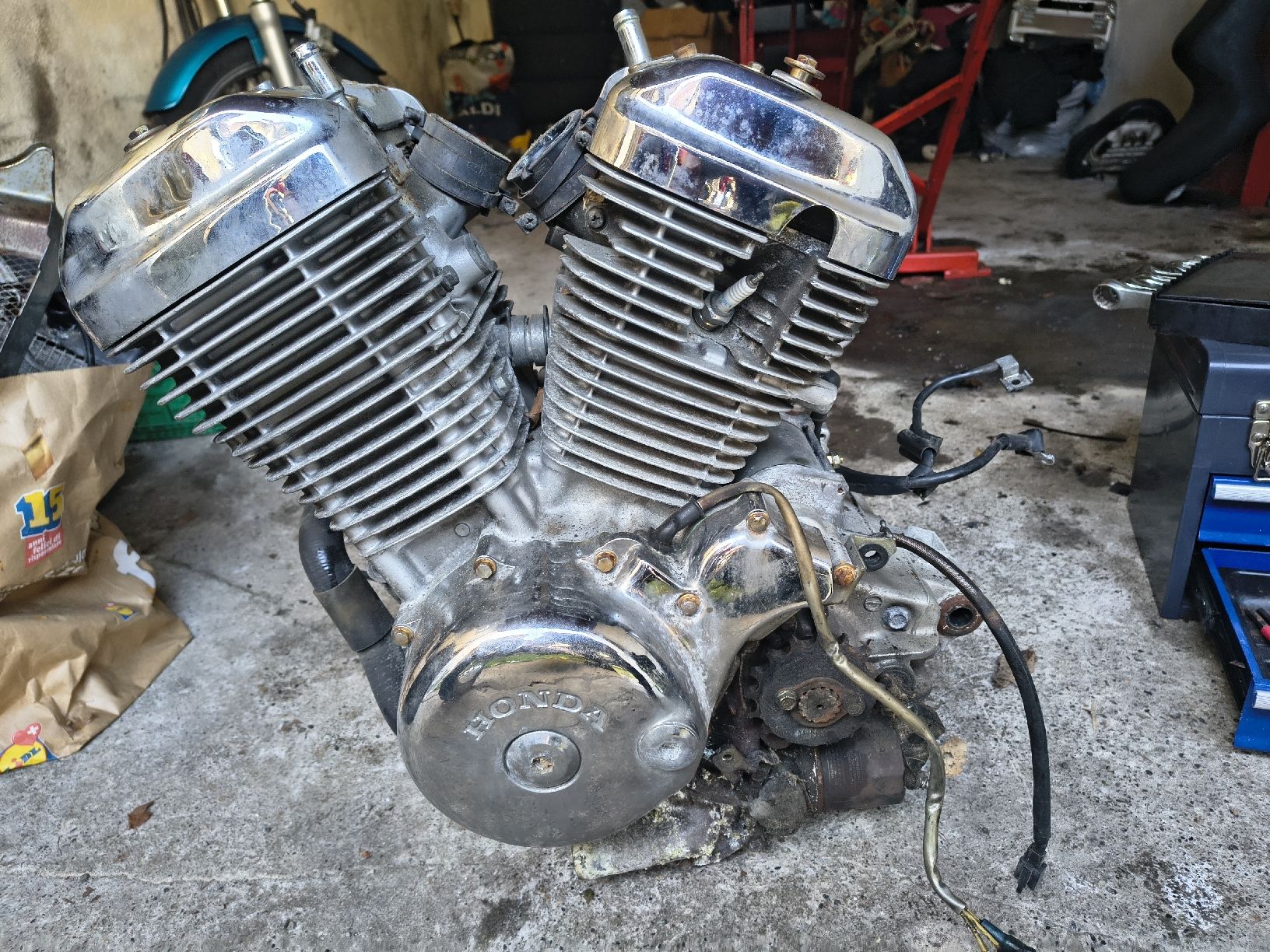 Honda Tutti i ricambio per moto: Honda VT 600 Motor – Usato da Walzenhausen venduto da dom1995wy