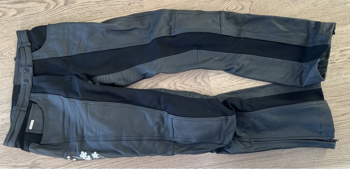 Completi & Tailleur: Motorrad Leder Kombi von Richa – Usato da Mettmenstetten venduto da plenaspei 2