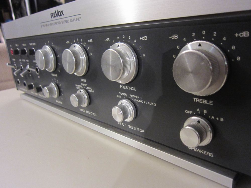 Amplificateur HiFi Revox B750 - Face Arrière Vintage - Occasion Fonctionnel