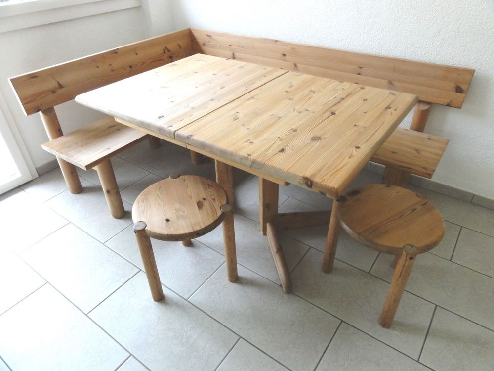 Eckbank, Esstisch und 2 Hocker kaufen auf Ricardo