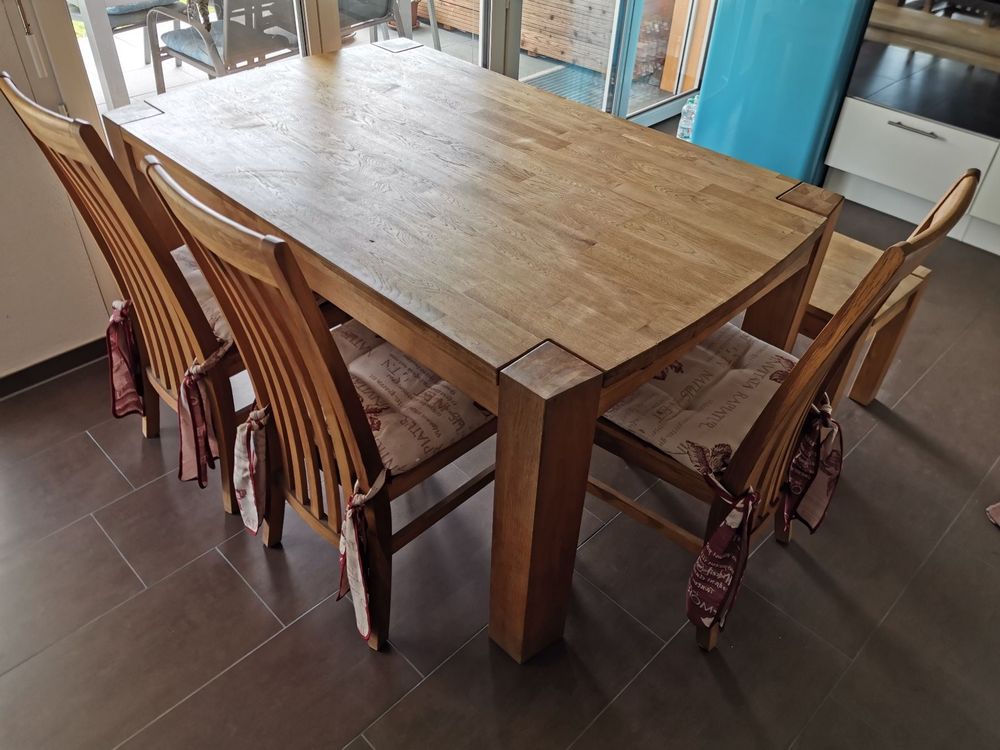 Esstisch, 4 Stühle und Bank aus Holz kaufen auf Ricardo