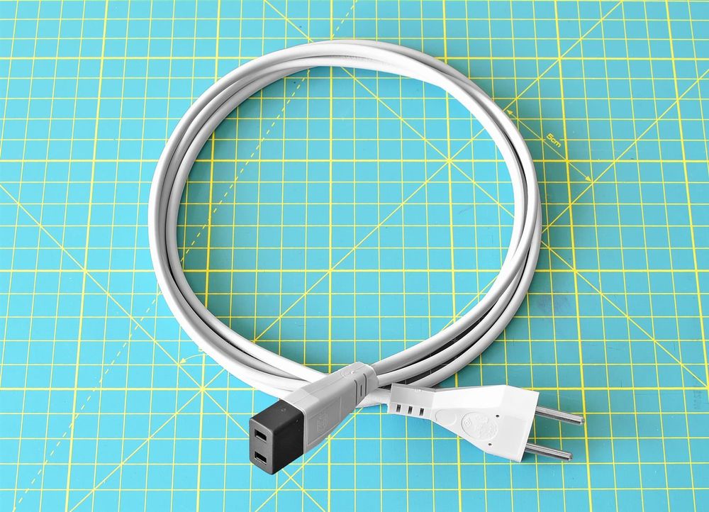 Vhbw Netzkabel Mit C9 Buchse – 2 M, Schutzkontaktstecker, Kompatibel Mit Revox A76, A77, B225 U.a.