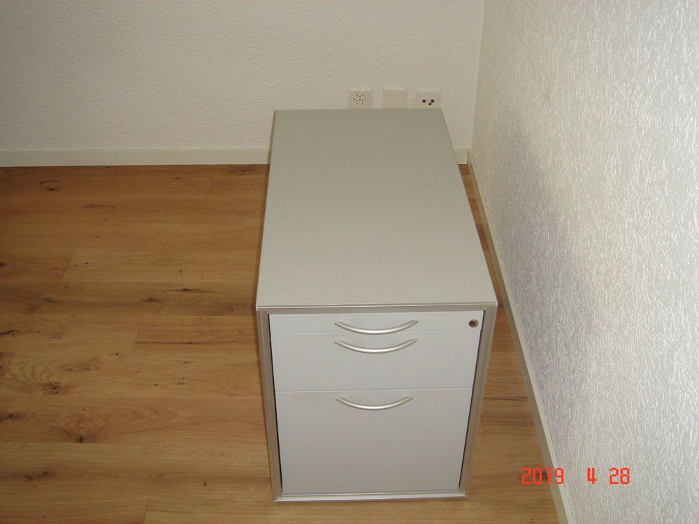 Büro-Korpus Farbe Grau 80x43cm | Acheter sur Ricardo