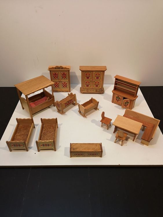 Puppenstube Antik, Rarität mit Eckbank | Kaufen auf Ricardo