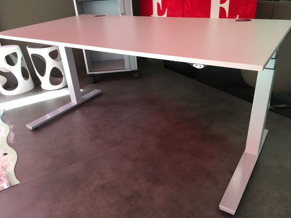 Bürotisch elektrisch höhenverstellbar | Kaufen auf Ricardo