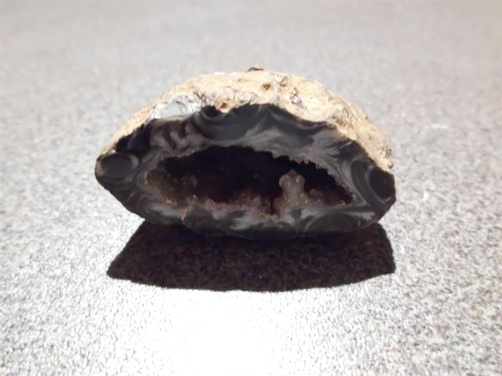 Stein mit Loch, schwarz/weiss, Innen Gli Kaufen auf Ricardo