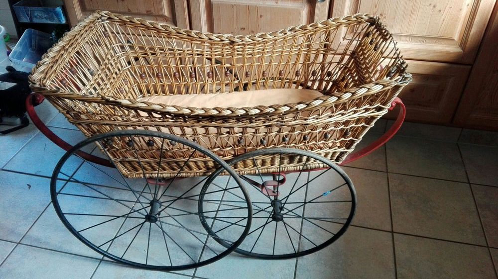 Alter antiker Stubenwagen kaufen auf Ricardo