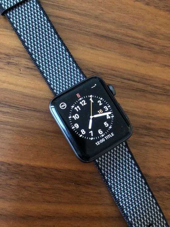 Apple Watch ３ 42㎜ ブラック アルミニウム+thefivetips.com