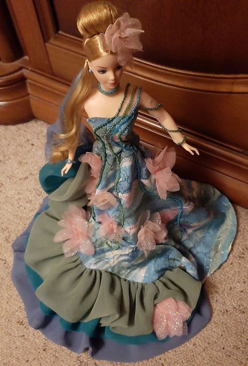 Claude Monet "Water Lily" Barbie | Kaufen auf Ricardo