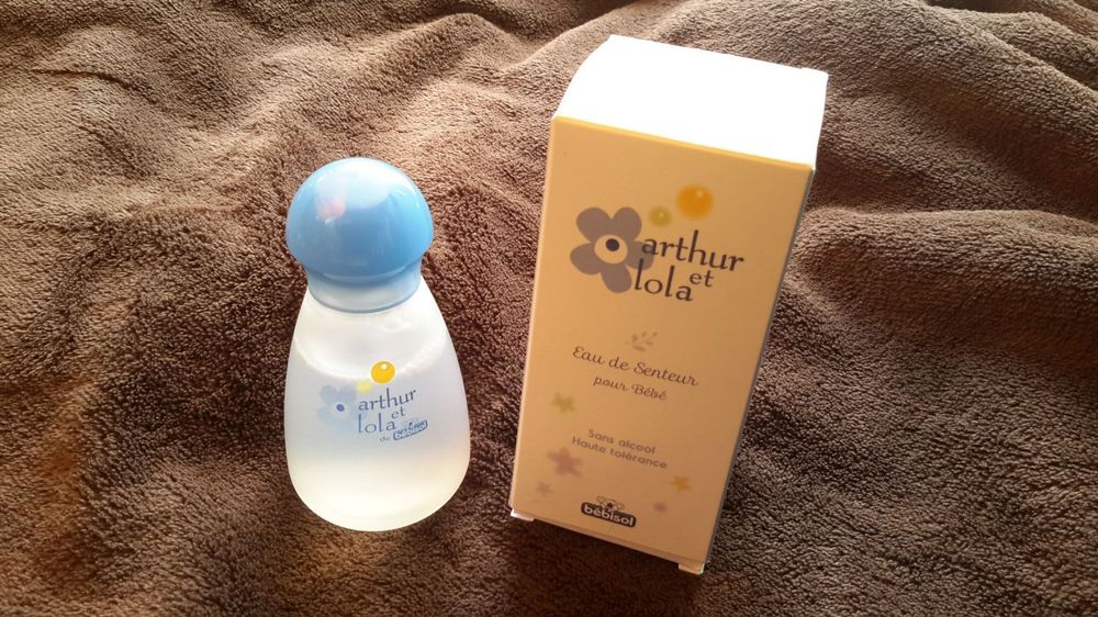 Eau De Senteur Parfum Bebe Et Maman Acheter Sur Ricardo