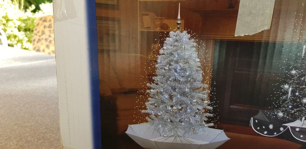 Schoner Weihnachtsbaum Weiss Mit Schnee Kaufen Auf Ricardo