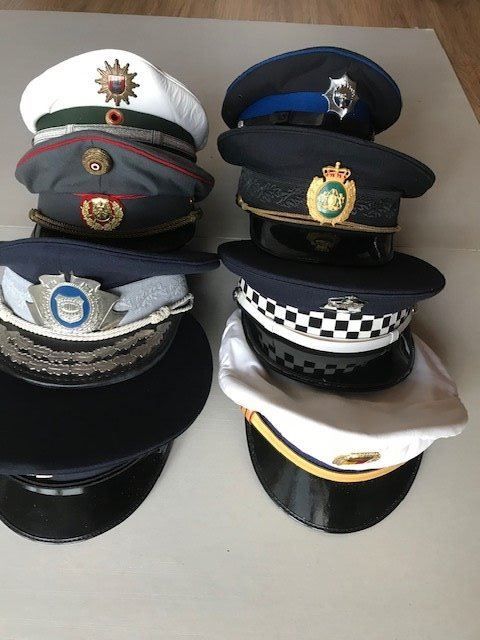 Polizeimützen international Kaufen auf Ricardo