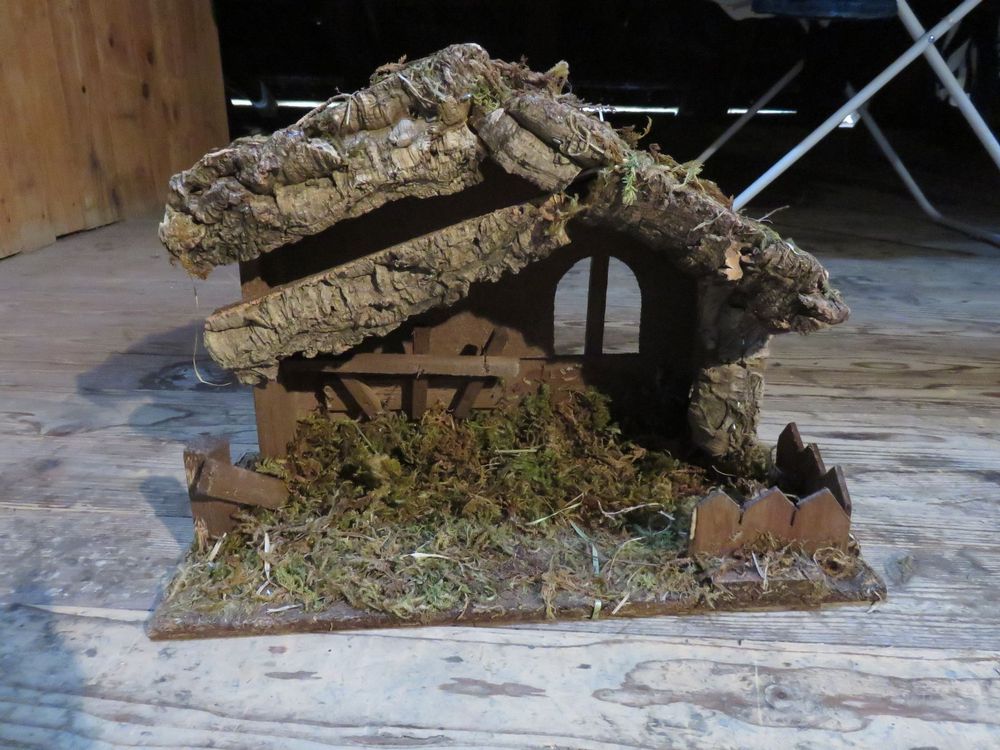 Krippe aus Holz, Rinde und Moos Kaufen auf Ricardo