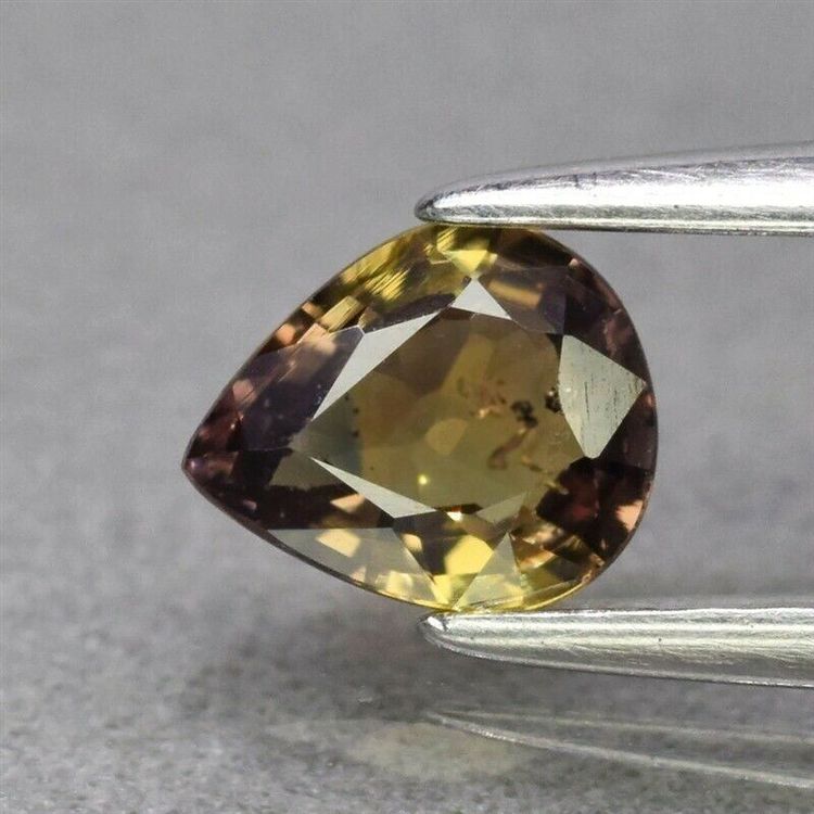 0.52ct Natur Saphir aus Songea geprüft ! Kaufen auf Ricardo 0.52ct Natur Saphir aus Songea geprüft ! Kaufen auf Ricardo