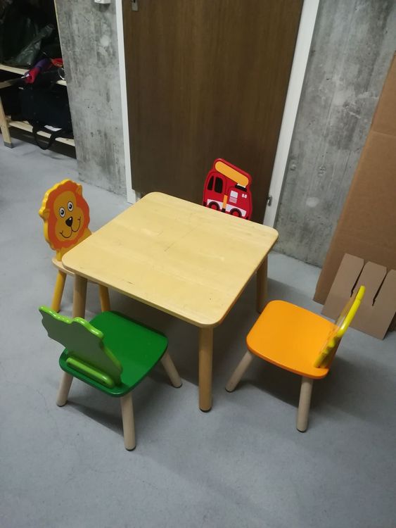 Kindertisch mit 4 Stühlen von Spielba | Kaufen auf Ricardo