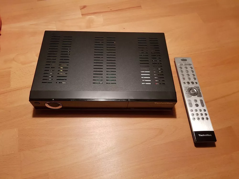 Sat Receiver TechniSat DIGIT ISIO S | Kaufen auf Ricardo